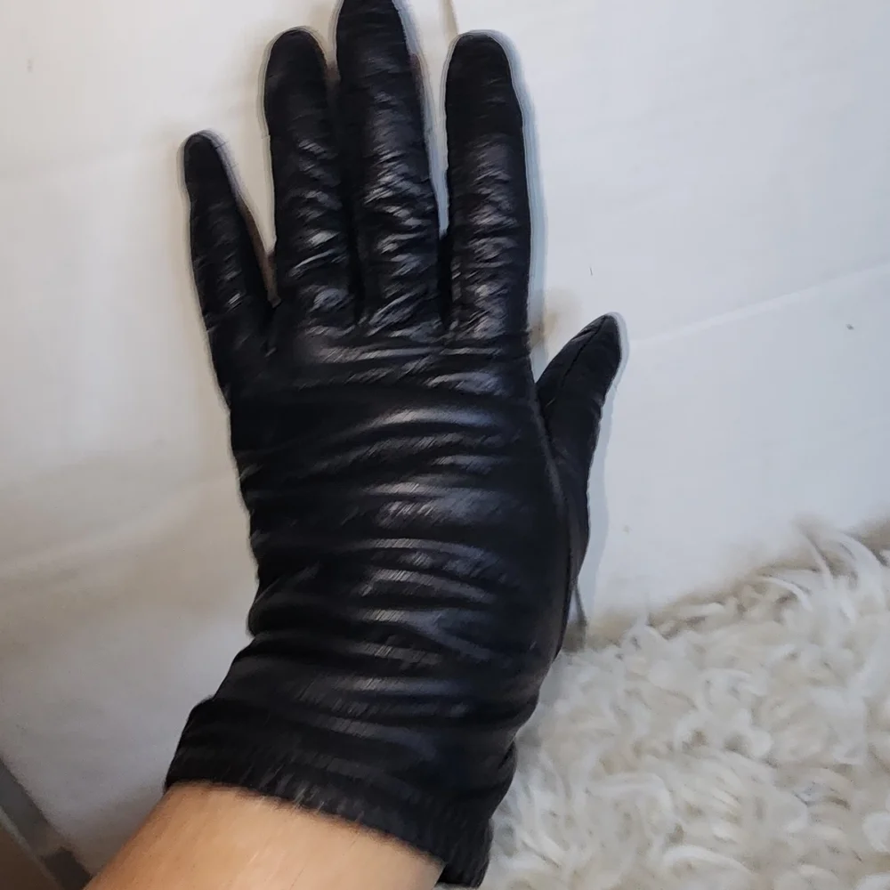 Vintage Black Leather Lined Unique Edged Gloves S